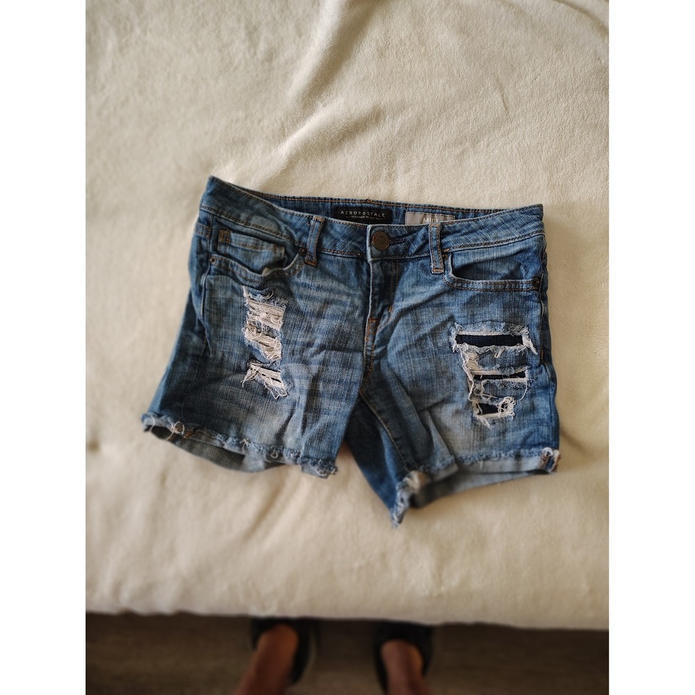 Aeropostale Midi Denim Shorts Womens 0 Blue Distressed Raw Hem Jean Shorts